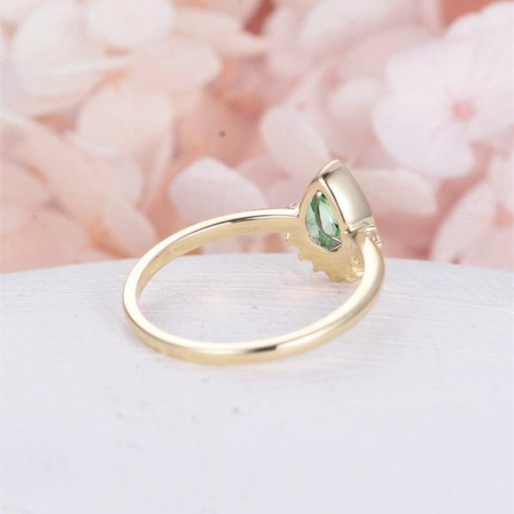 💝 Sweet Thin Beautiful Pear Zircon Crown Lovely Gold Ring for Women,EVGG… - Picture 6 of 7